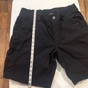 Duluth Trading Co Women's Black Cargo Shorts